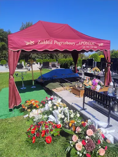 Oprawa ceremonii pogrzebowej Apostoł