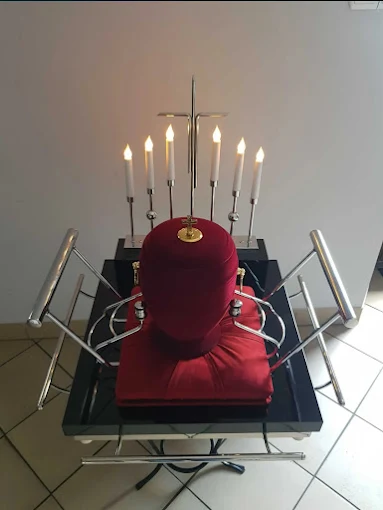 Urna i oprawa kwiatowa